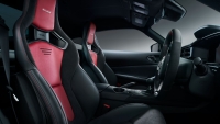 De Nissan Z NISMO krijgt eindelijk een handbak