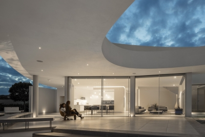 Elliptic House: Portugese charme met een organisch ontwerp