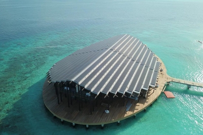 Dit luxe resort op de Maldiven wordt volledig aangedreven door zonnepanelen