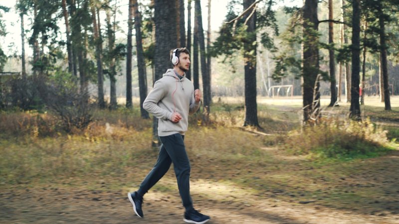 Waarom jij harder moet trainen dan je vriendin