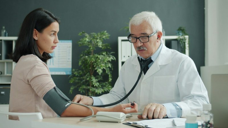 Minder naar de dokter, twee keer zoveel hartinfarcten