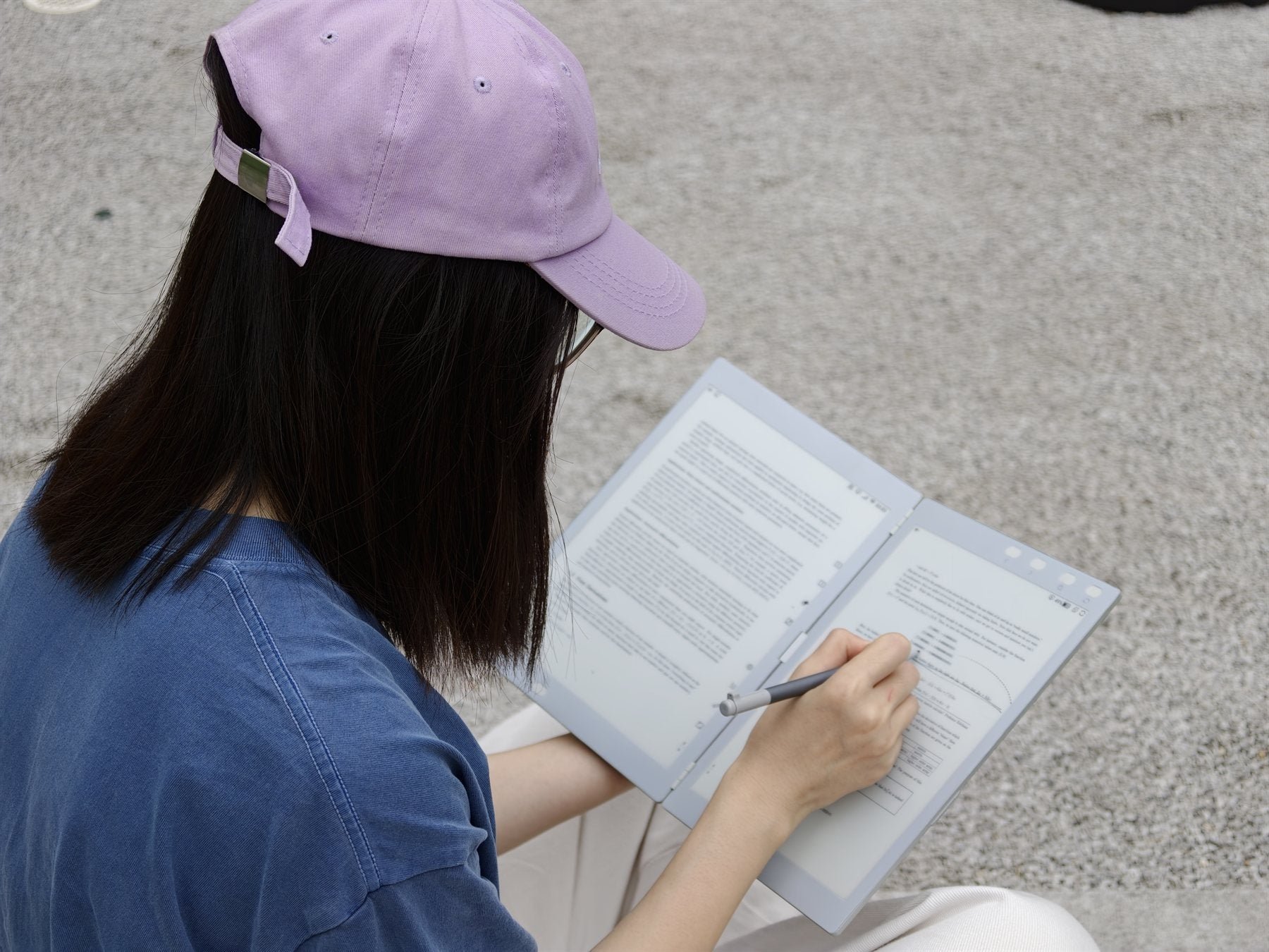 Dit e-inkboek laat je lezen en schrijven tegelijk