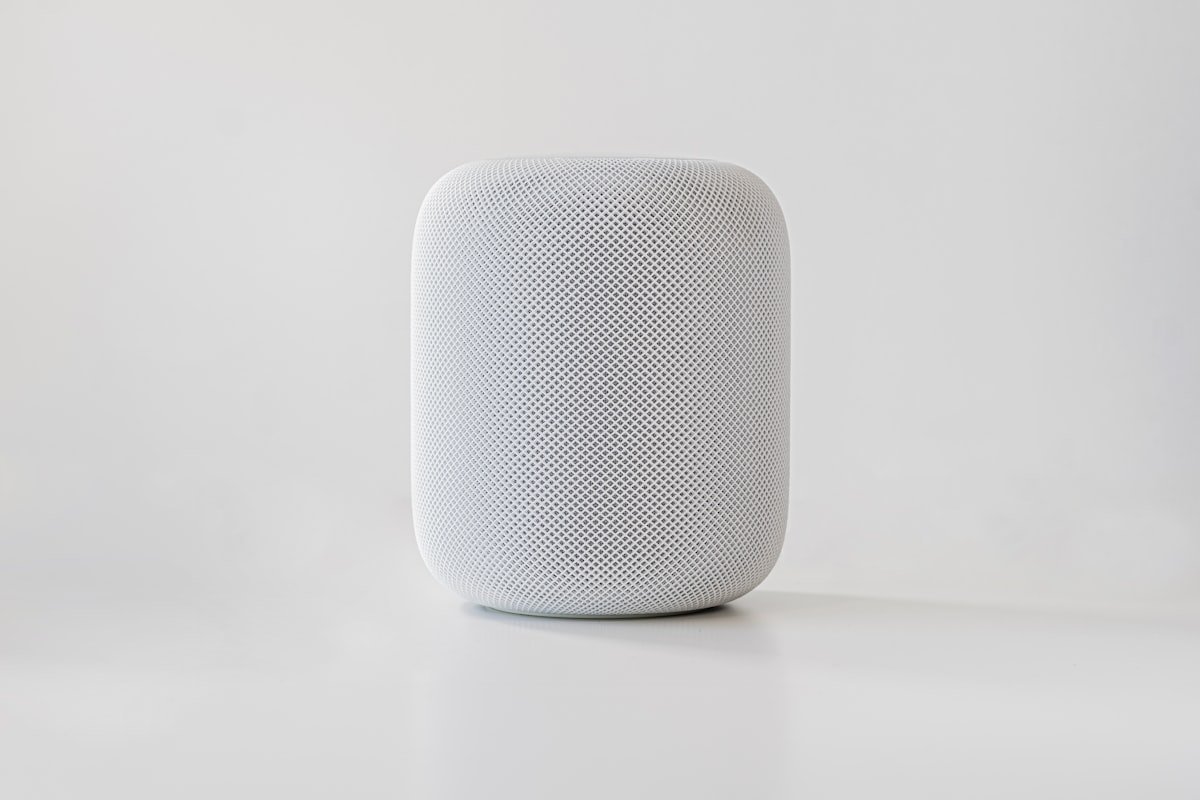 OpenAI's speaker in donutvorm kijkt straks constant mee