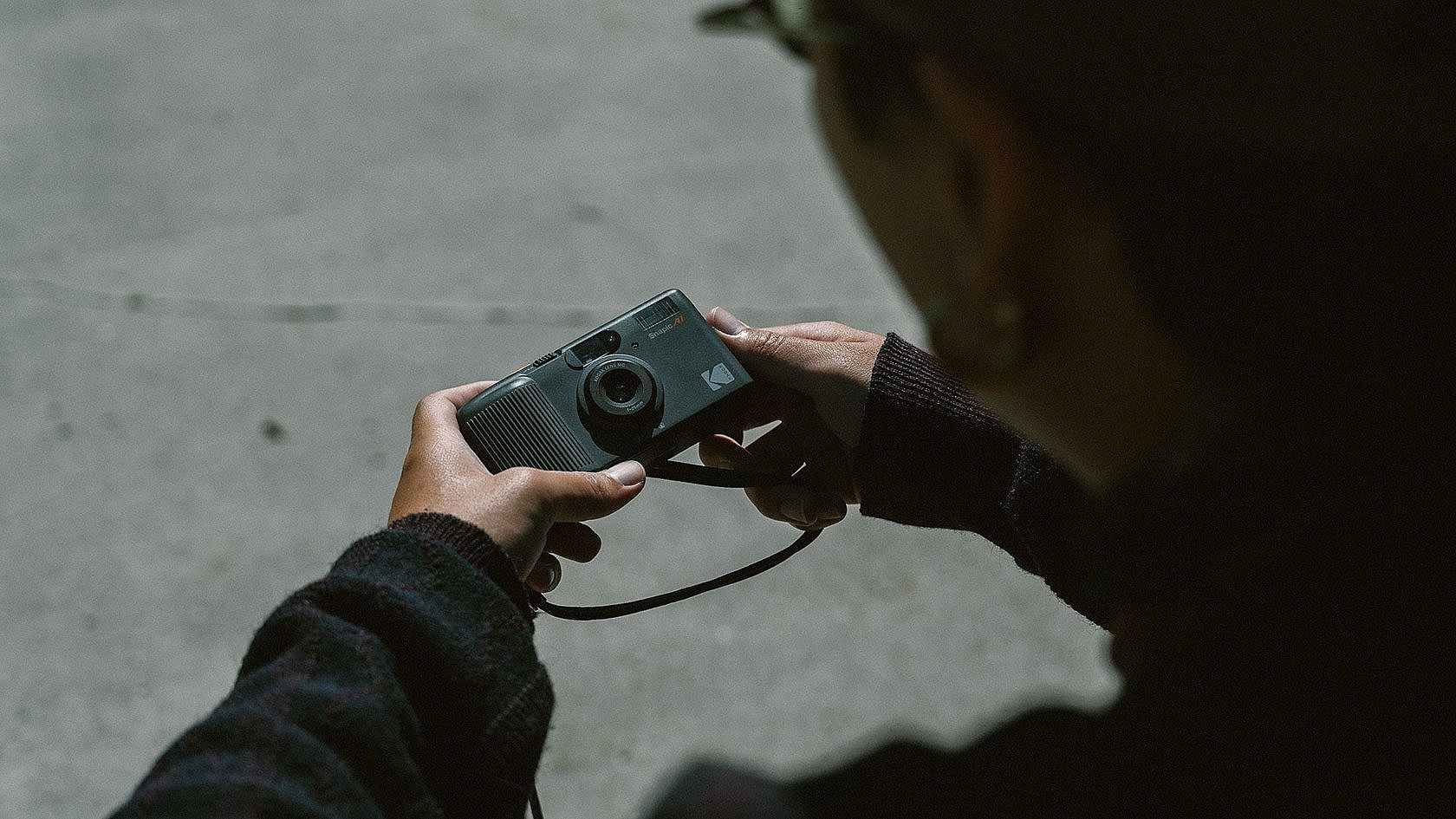 Deze camera van 99 dollar maakt analoog fotograferen hip